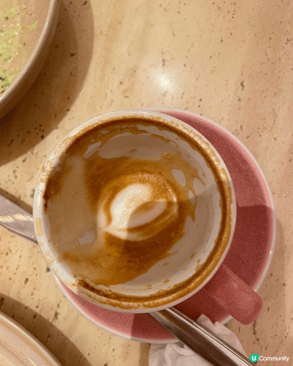 圖一 在咖啡廳吃的下午茶 點了杯cappuccino , 好...