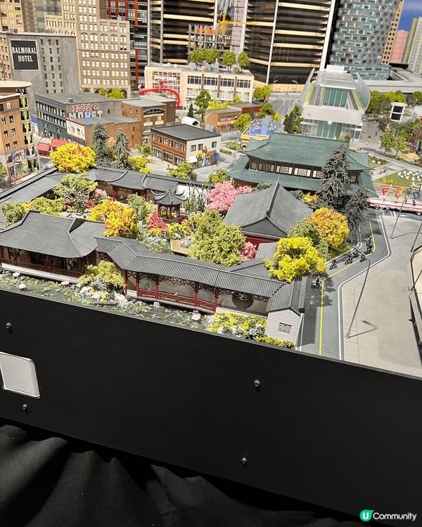 這裡是little Canada展區，製作非常細緻，將成個加...