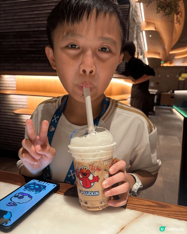 Coffee是大人小孩都喜歡的飲品，享受它的這一刻似是頓時停...