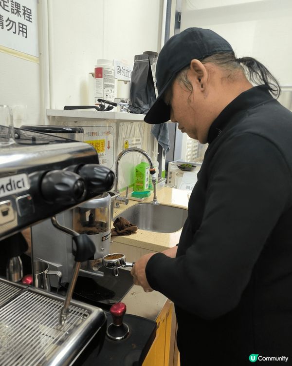 實習課程的堂上, 基本咖啡沖製理論和實踐情況！