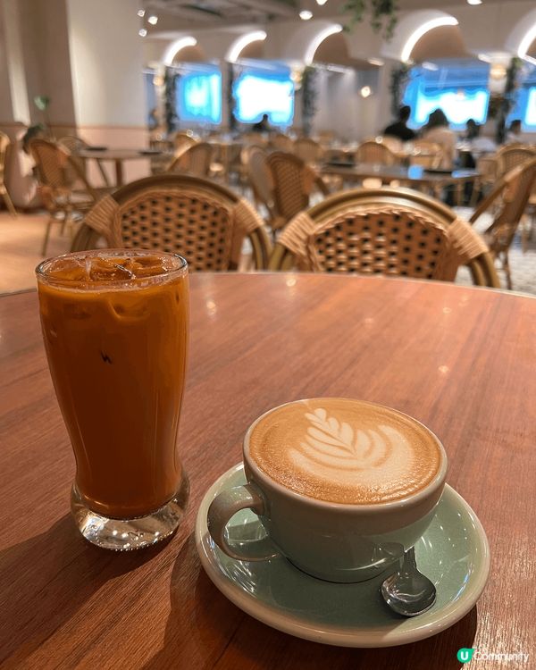 慶祝情人節打卡聖地～朋友亦好鐘意食泰野菜，於是上左呢間有得打...