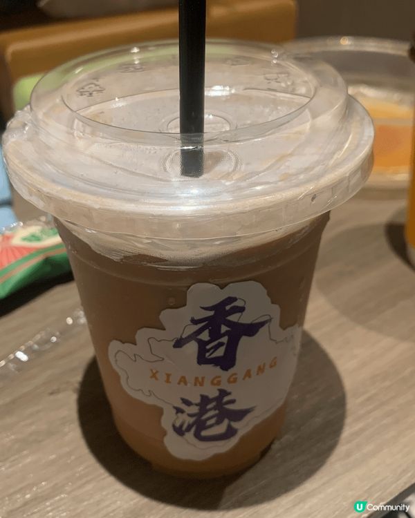 咖啡☕️，奶茶，蛋糕，完美的組合。享受一個優閒下午茶時間！