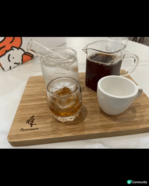 大家好，圖中的一杯是黑咖啡，名字已記不起了，是我多年前去台灣...