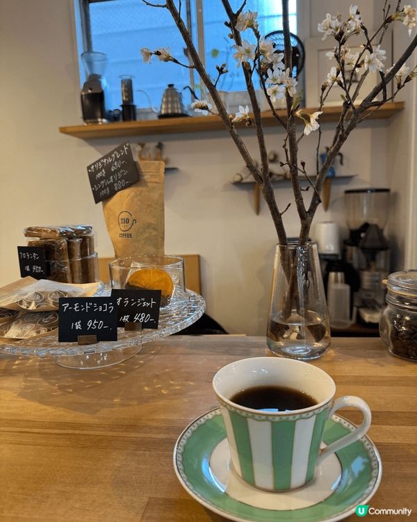 第一張是澳門的一間CAFE。第二張位於大角咀本人常去的一間C...