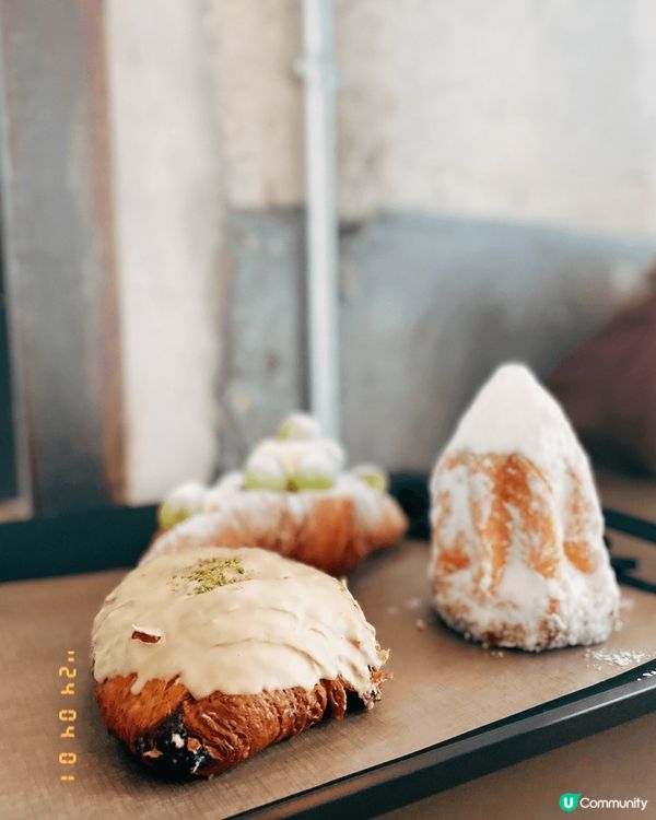 位於韓國有名的打卡咖啡店，像極倉庫的工業廢墟風格，適合螞蟻人...