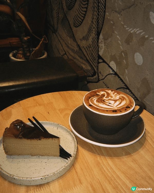 首先間鋪佈置好工業風 主食意粉性價比高 味道不錯 咖啡和蛋糕...