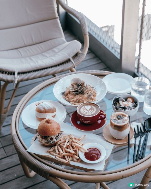 中環大館新開嘅Tozzo，前身係Between，一樣環境舒適...