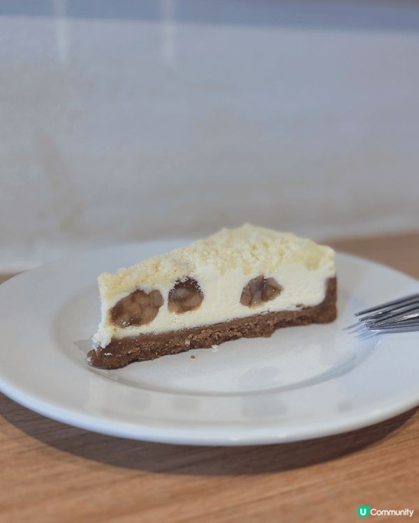 這是一間位於坪洲的咖啡小店，店內除了有咖啡外，亦提供一些輕食...