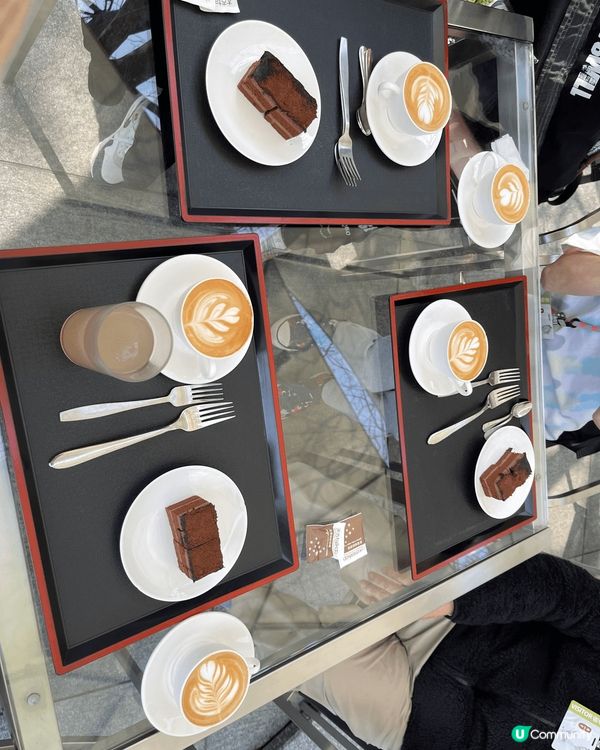我曾經到過愉景灣、慈山寺、深水埗、觀塘和深圳的咖啡店，享用咖...