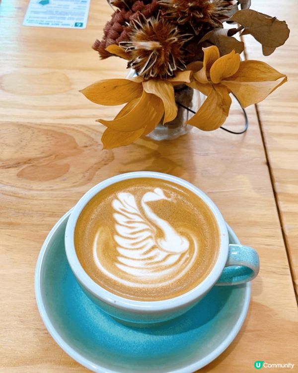 我曾經到過愉景灣、慈山寺、深水埗、觀塘和深圳的咖啡店，享用咖...