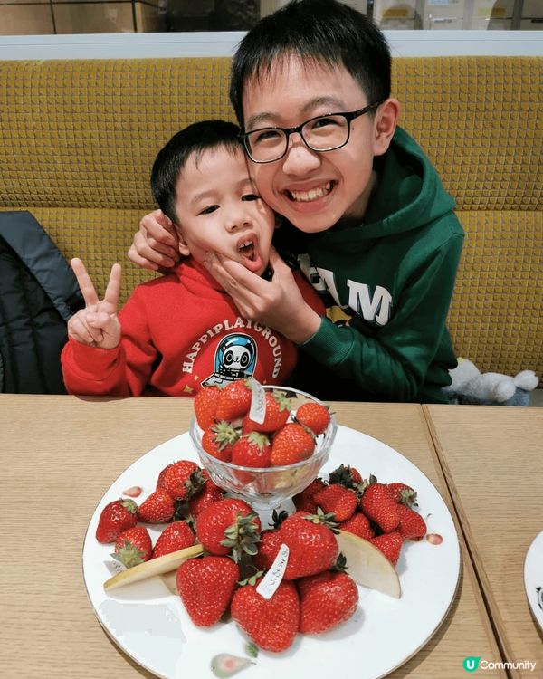 日本的甜品確實令人唾涎三尺, 欲罷不​能, 大小朋友都咁開心...