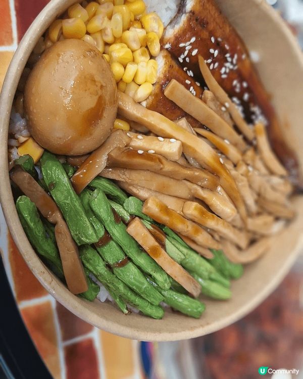 東薈城招財貓，機場阿元來了的台式鰻魚飯，Bacha的優質咖啡...