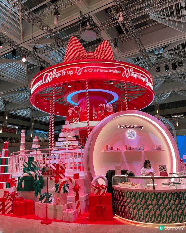 超巨型Labubu空降置地廣場，很吸睛又震撼！紅色佈景非常耀...