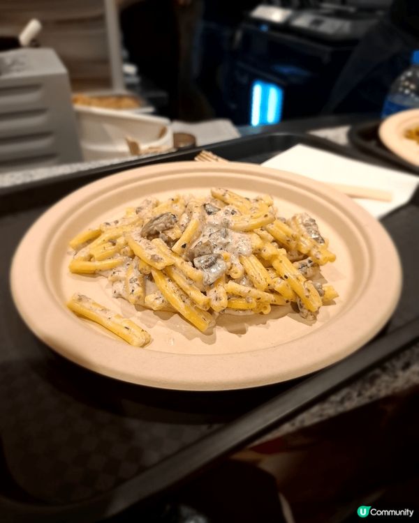 西九龍中心新開手工意大利粉，排咗兩粒鐘終於有得食，味道不錯，...