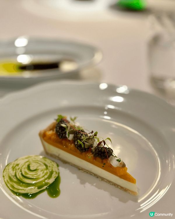 港式與義式結合的創意料理，每道料理皆充分呈現主廚的獨特巧思及...