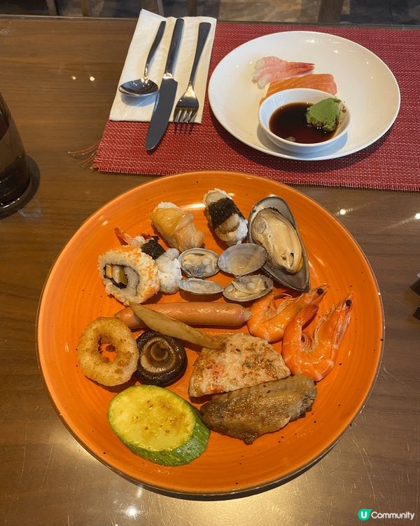 將軍澳 MTR站C出口，經 Popcorn 商場，好快去到九...