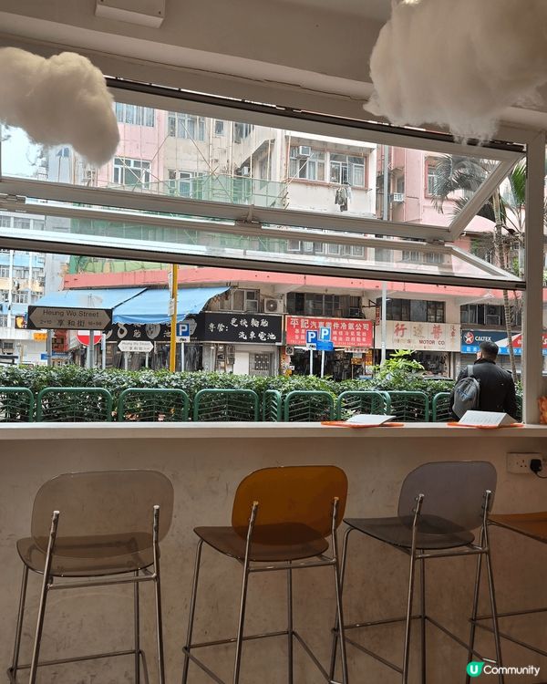 小小的Cafe，店名改得好，叫做過日辰。喜歡獨自來打躉過日辰...