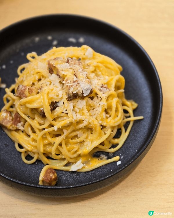 小小的Cafe，店名改得好，叫做過日辰。喜歡獨自來打躉過日辰...