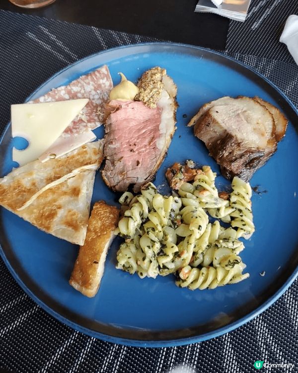 Lunch buffet~係好食既～但本人無咩胃口，食咗好少...