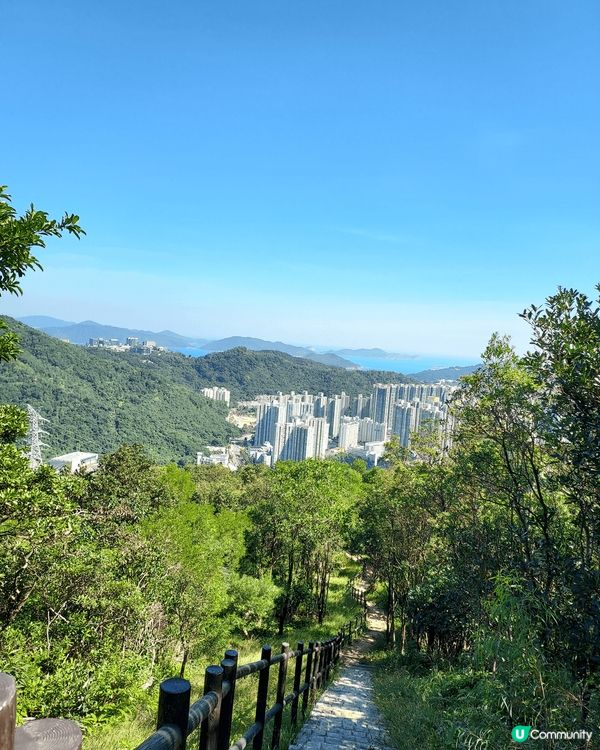 以上圖片遠望西貢蚺蛇尖，風景優美，望見牛尾海，又見到新發展的...