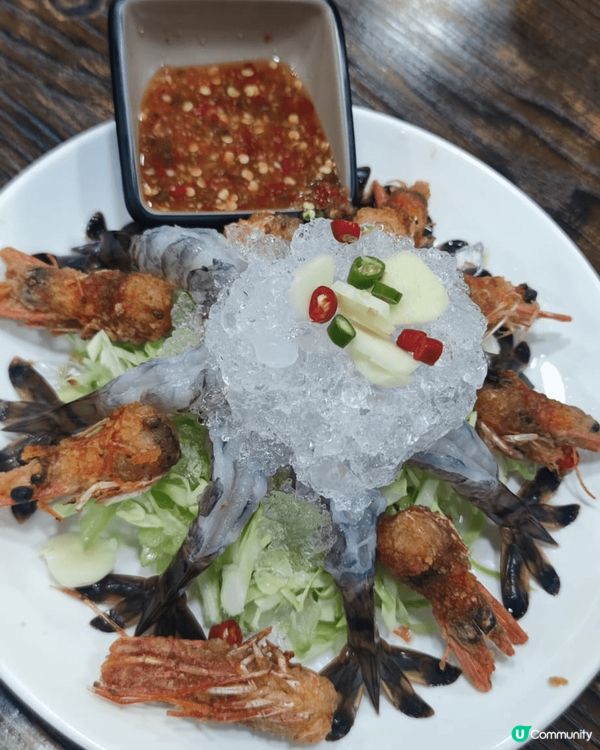 泰國菜好味又多款式，燒牛肉5成熟，拼盤夠香口，生蝦配生蒜超好...