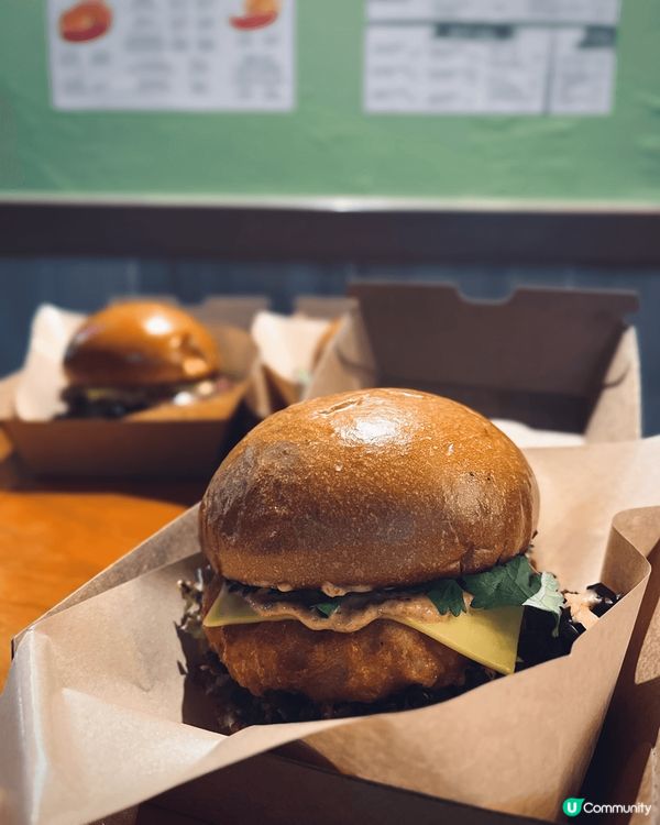 最近去九龍塘睇戲，行到去浸會附近發現一間漢堡包小店叫漢間，主...