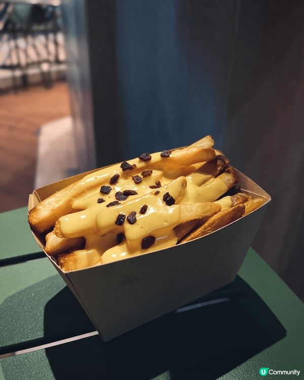 最近去九龍塘睇戲，行到去浸會附近發現一間漢堡包小店叫漢間，主...