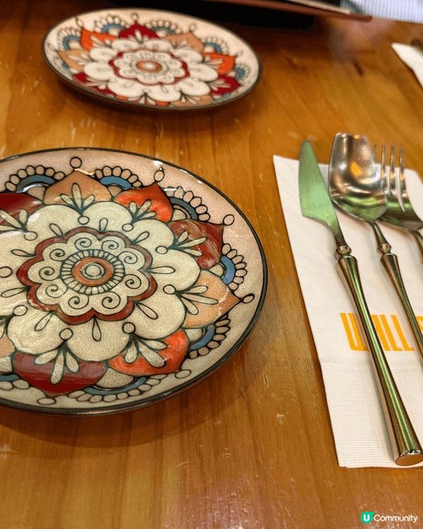 超打卡嘅油麻地酒店內餐廳，連個名都玩食字叫做慢里牆城。雖然係...