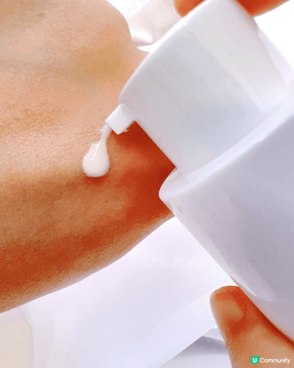 春季愛上了用herbsoil的靈草膠原緊緻精華，它結合了多層...