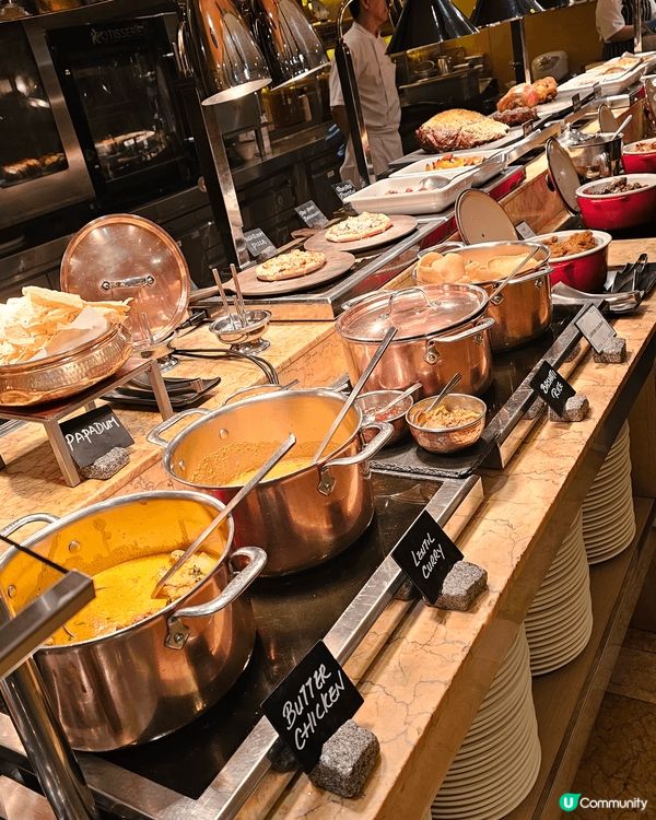 香港萬麗海景酒店，午市自助餐，款式多，冷熱食物都有，甜品又多...