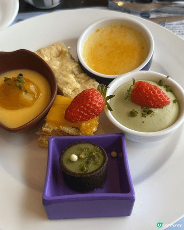 喺紅磡都會海逸食自助餐，長腳蟹，花膠碗仔翅，榴槤甜品，甜品一...