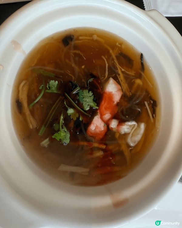 喺紅磡都會海逸食自助餐，長腳蟹，花膠碗仔翅，榴槤甜品，甜品一...