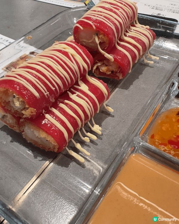 星期日去左一間幾有特色的茶餐廳 「龍點心」佢地每一款點心都好...