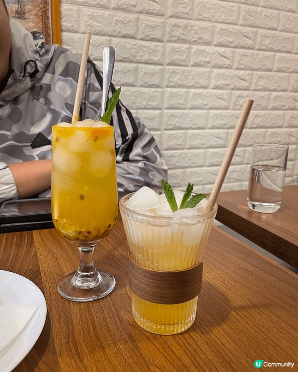 西貢的Cafe Alley好似法國小餐館，可以聆聽著美妙音樂...