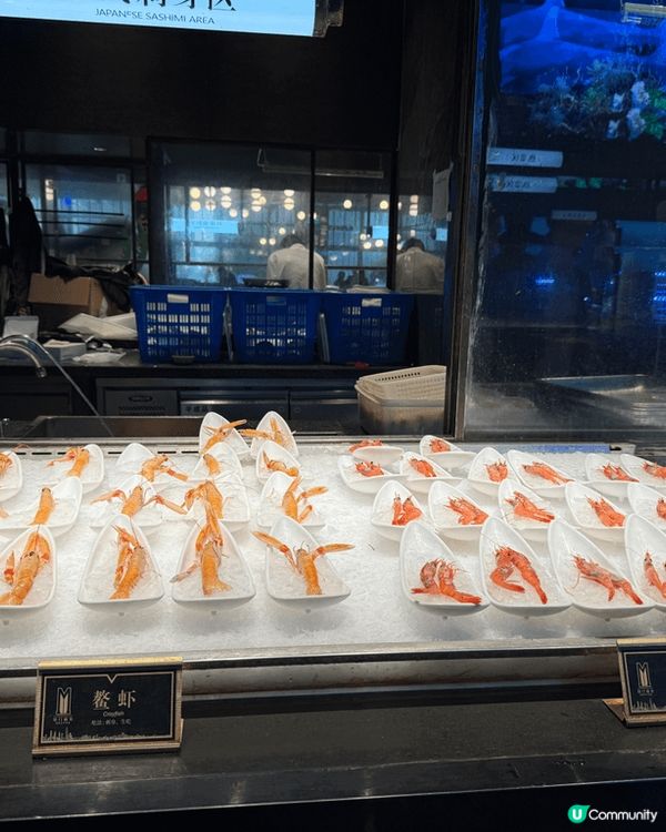 上深圳尋覓美食，第一站京味張烤鴨店，皮脆肉嫩，配上不同配菜醬...