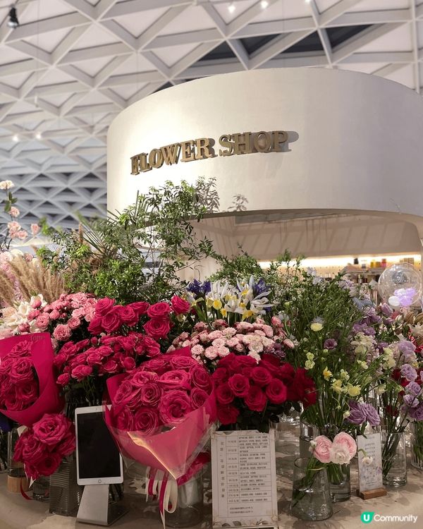 位於深圳萬象天地的「花廚island 」，在入口處已花見處處...