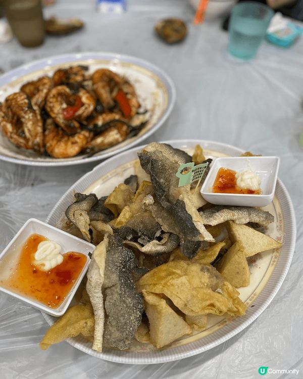 利東街市嘅陳新記！假日大排長龍，如果想快啲有位，要早啲去霸位...