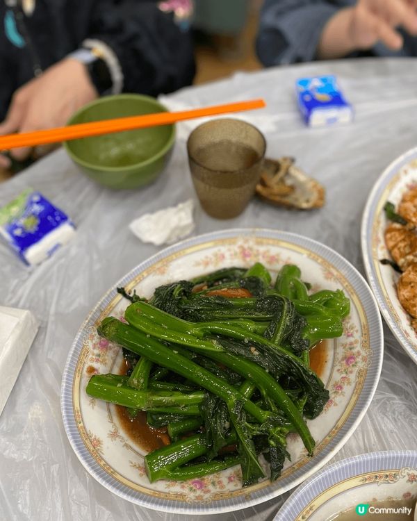 利東街市嘅陳新記！假日大排長龍，如果想快啲有位，要早啲去霸位...
