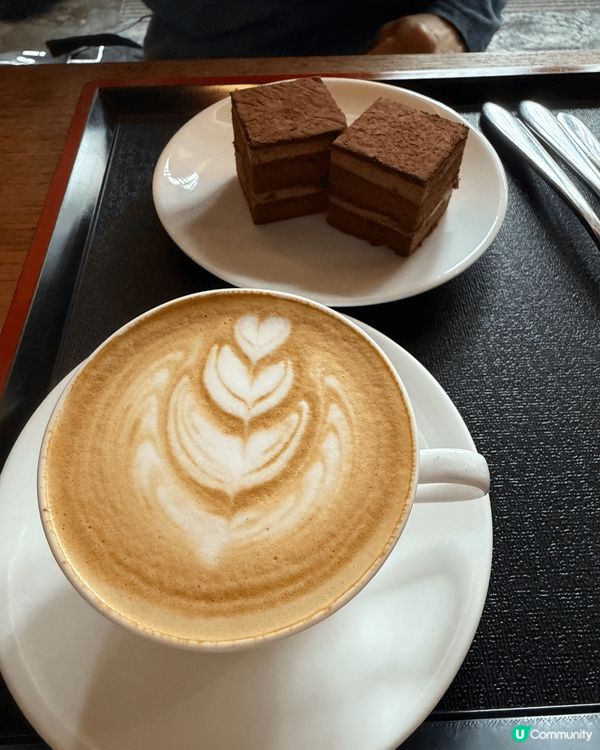 位於大埔嘅慈山寺景色優美，空氣清新，而且充滿咗唔同種類嘅植物...