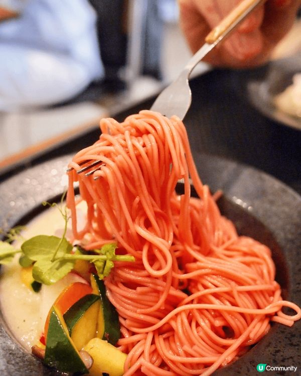 以四季節氣為主題嘅素食店