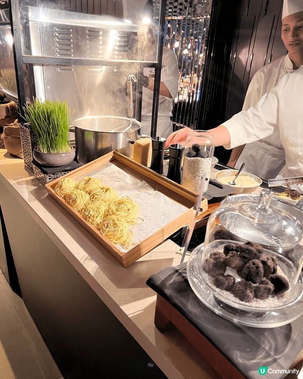 Ritz-Carlton cafe 103 松露自由自助餐