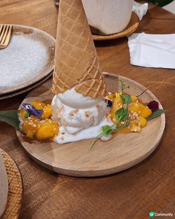 新鮮籠仔蒸海蝦，海鮮灌湯餃，絕對是香港特色 ，外國朋友來我都...