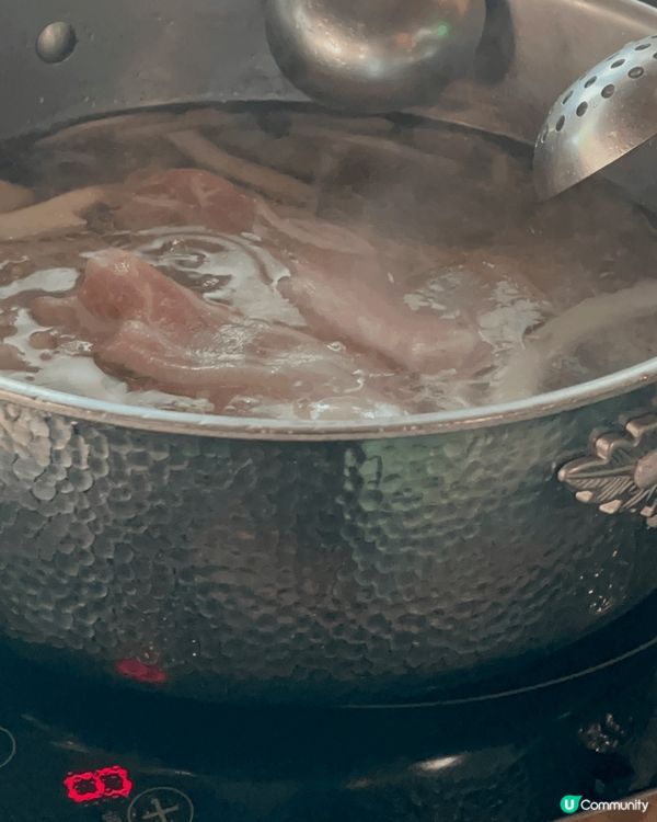 深圳紅山6979的四季椰林椰子雞好吃，豬肉肉質鮮嫩。雞湯湯底...