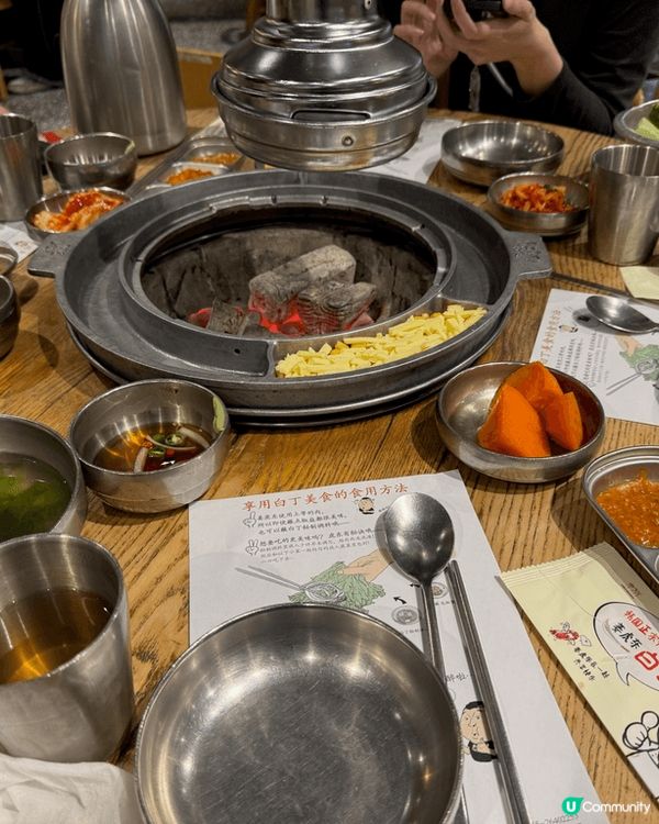 去了深圳國貿站的金光華廣場中的姜虎東白丁，朋友推薦的韓式烤肉...