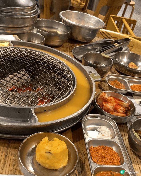 去了深圳國貿站的金光華廣場中的姜虎東白丁，朋友推薦的韓式烤肉...