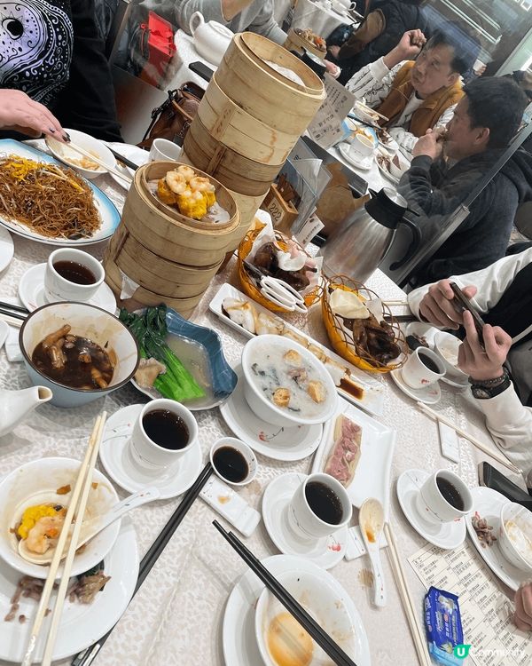 第一張是在深水埗吃藥膳雞鍋米線、第二張自在日式放題餐廳吃的刺...