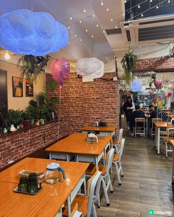 隱世觀塘工廈Cafe丨校園風佈置丨Times Coffee