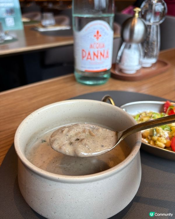 #海港城靚景西餐廳🍴 
望住海食高質甜品