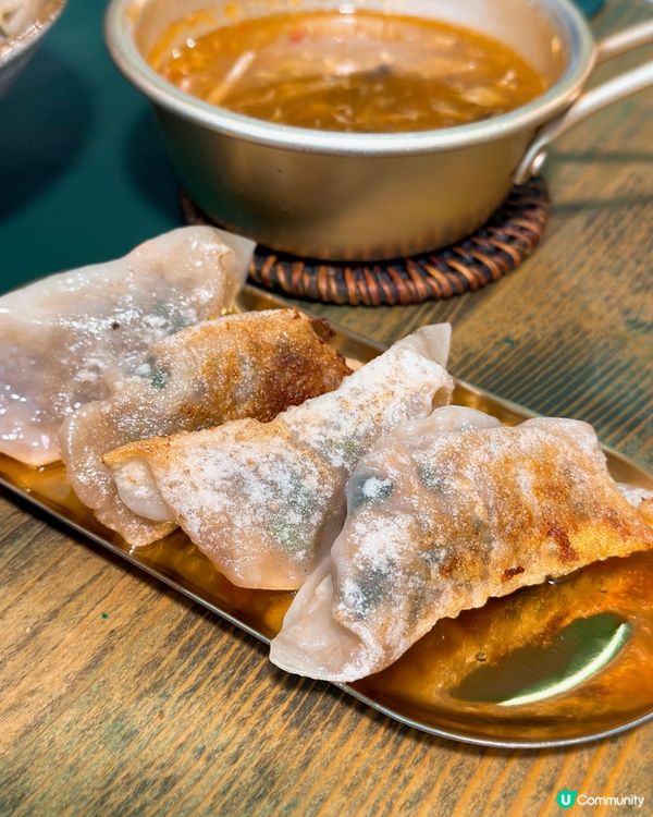 長洲餃子冰室❤️‍🔥必食爆汁鹹蛋黃金餃🤩