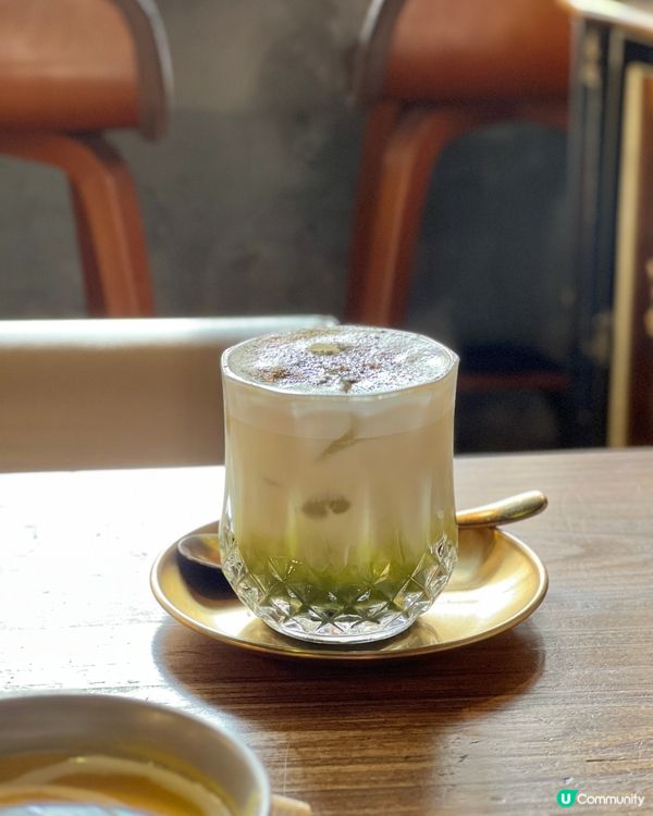 《工業風打卡Cafe🔥睇住電車路食野幾Chill》